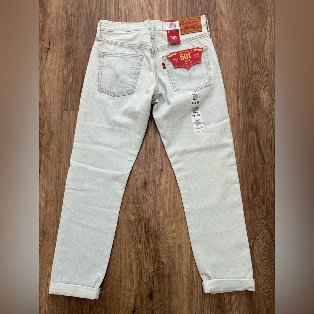 NWT Levi's 501 Cotton Ripped Tapered Juniors Women Jeans Size 24x28 - Picture 2 of 9